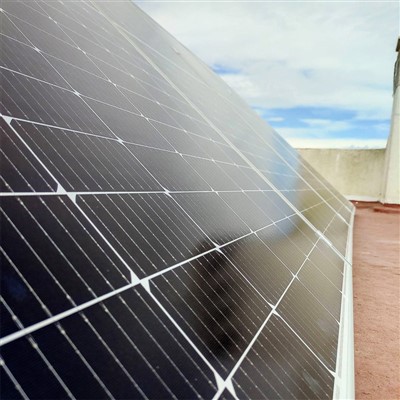 زجاج للألواح الشمسية